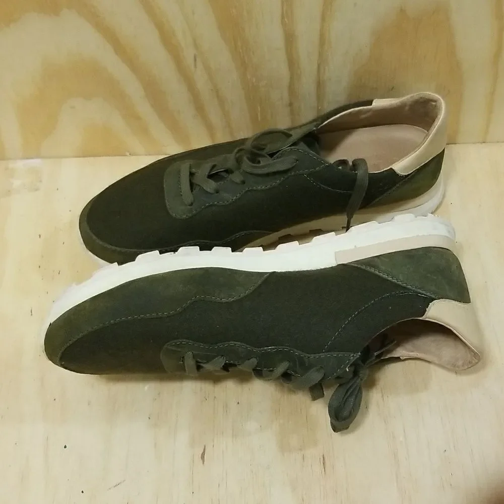 Men's Casual Lace-Up Sneakers in Olive Green